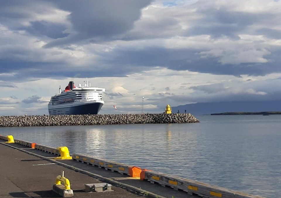 Queen Mary 2 – Lengsta farþegaskip sem komið hefur til Reykjavíkur